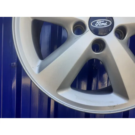 Llanta para Ford Focus Berlina (Cap)