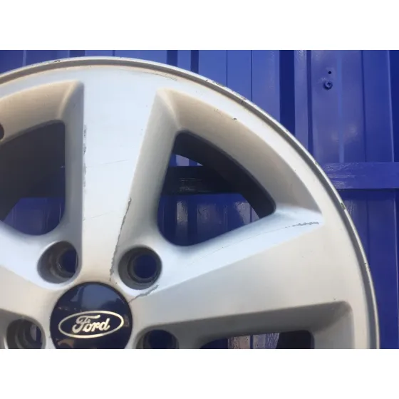 Llanta para Ford Focus Berlina (Cap)