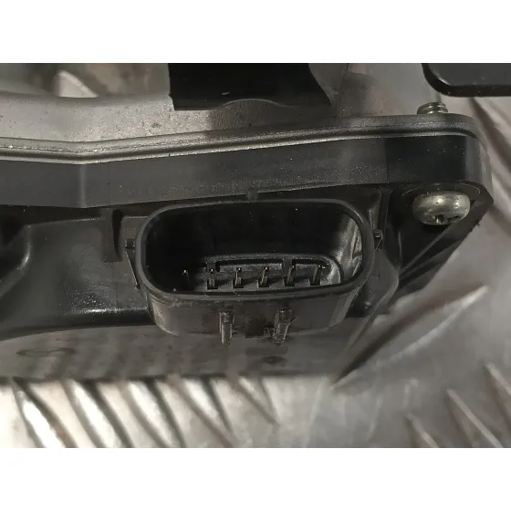 Caja Mariposa para Mazda 3 Berlina (Bp)