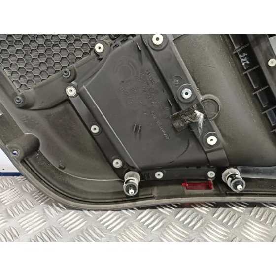 Guarnecido Puerta Trasera Izquierda para Volkswagen Touareg (7L6)
