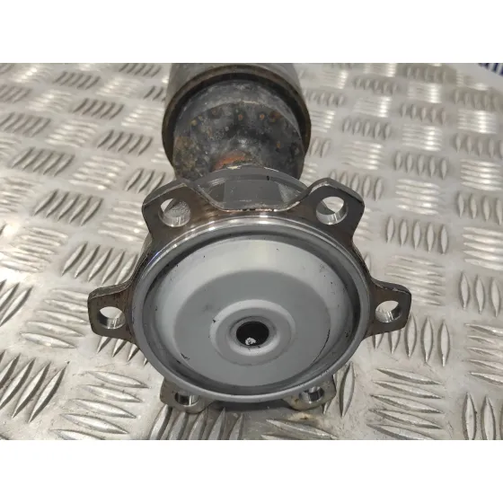 Transmision Central para Mitsubishi Montero (V60/V70)