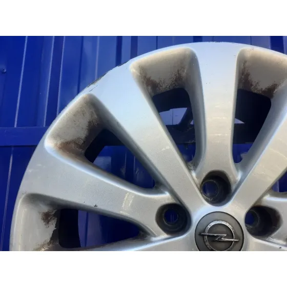 Llanta para Opel Astra J Lim.