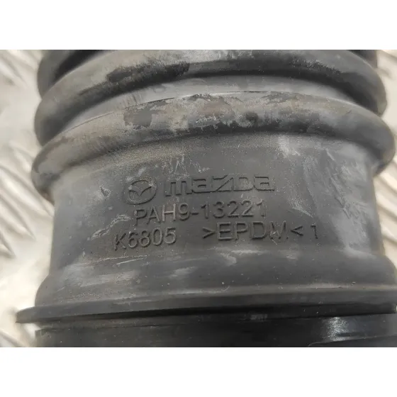Tubo para Mazda 3 Berlina (Bp)