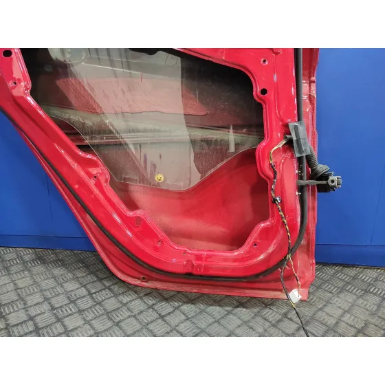Puerta Trasera Izquierda para Ford Fiesta (Cb1)