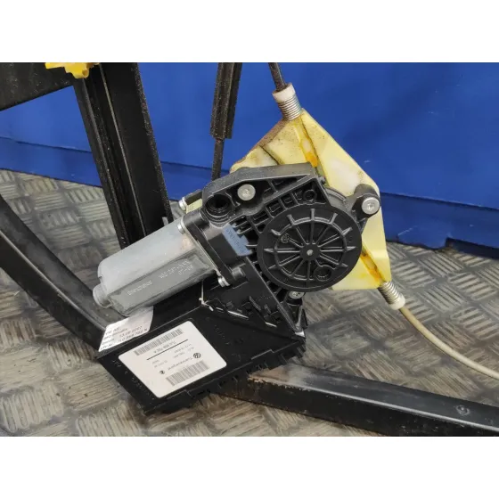 Elevalunas Delantero Derecho para Volkswagen Touareg (7L6)