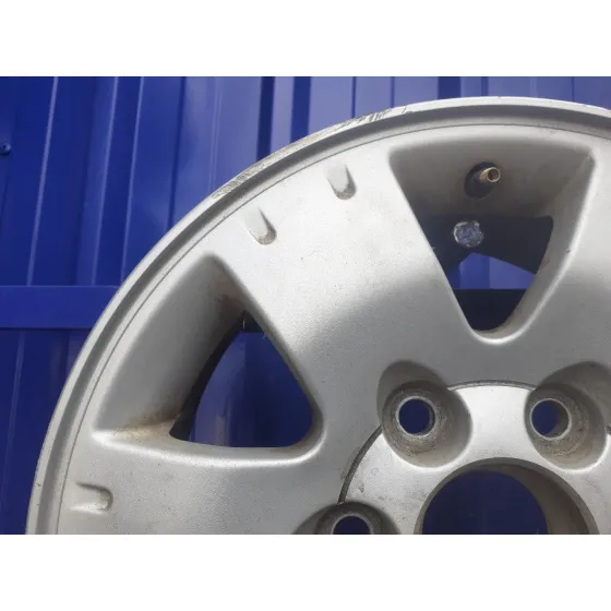 Llanta para Mitsubishi Montero (V60/V70)