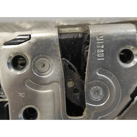 Cerradura Puerta Delantera Derecha para Toyota Yaris