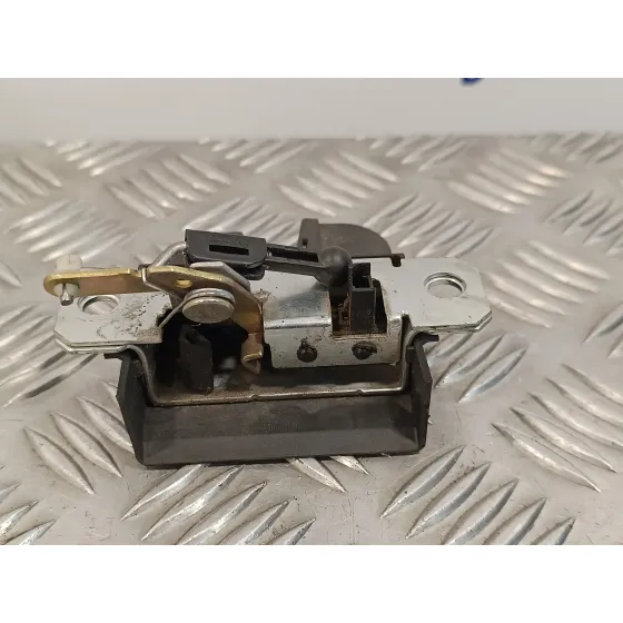 Cerradura Maletero / Porton para Volkswagen Polo (9N1)