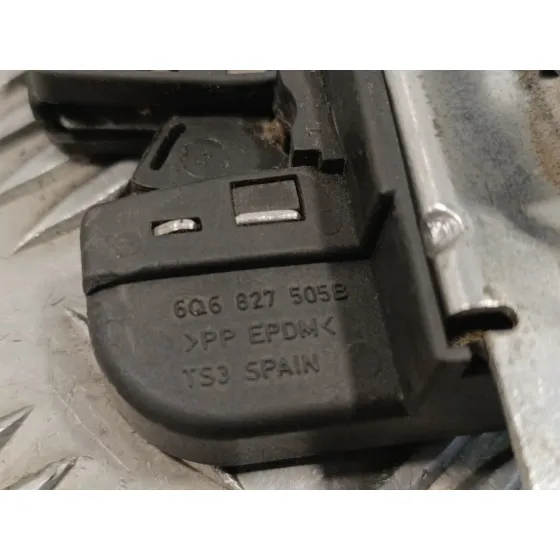 Cerradura Maletero / Porton para Volkswagen Polo (9N1)