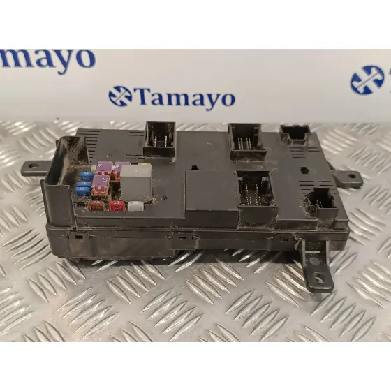 Caja Reles / Fusibles para Kia Carnival