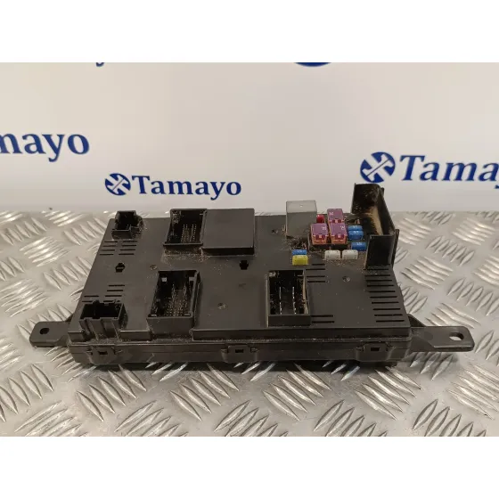 Caja Reles / Fusibles para Kia Carnival