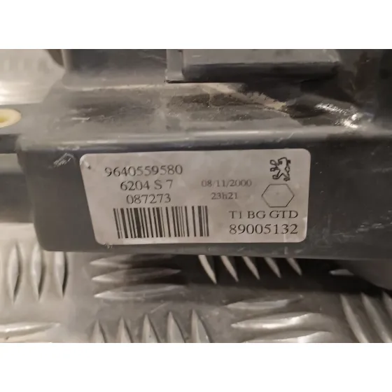 Faro Izquierdo para Peugeot 206 Berlina