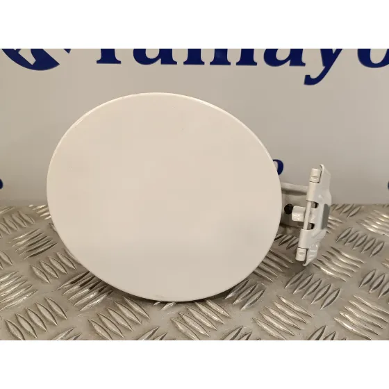 Tapa Exterior Combustible para Mazda 3 Lim. (Bl)