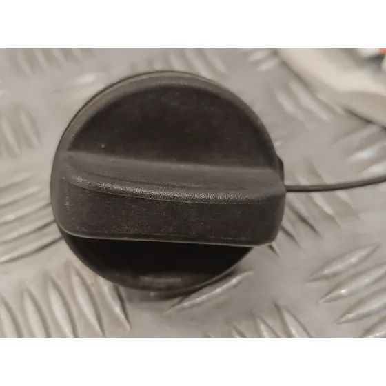 Tapa Exterior Combustible para Mazda 3 Lim. (Bl)