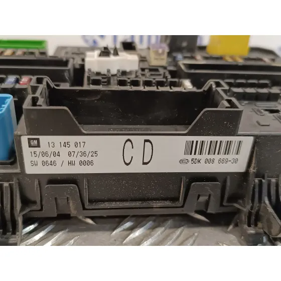 Caja Reles / Fusibles para Opel Astra H Berlina