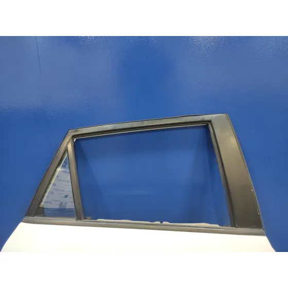 Puerta Trasera Derecha para Mazda 3 Lim. (Bl)