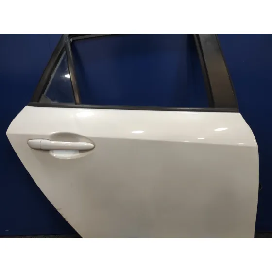 Puerta Trasera Derecha para Mazda 3 Lim. (Bl)