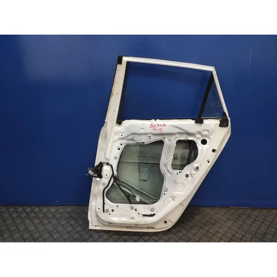 Puerta Trasera Derecha para Mazda 3 Lim. (Bl)