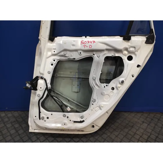 Puerta Trasera Derecha para Mazda 3 Lim. (Bl)