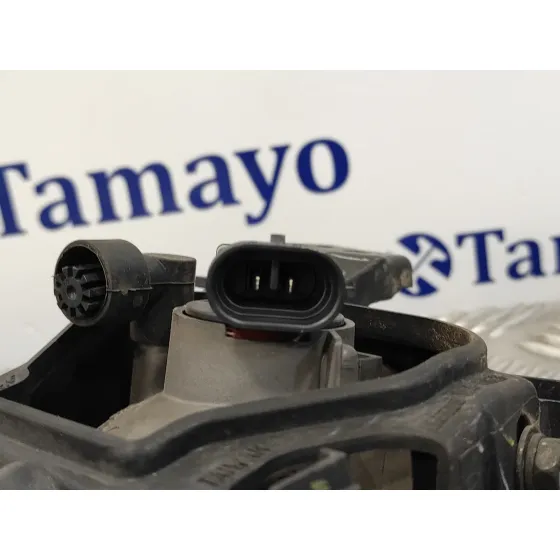 Faro Antiniebla Derecho para Mazda 3 Lim. (Bl)