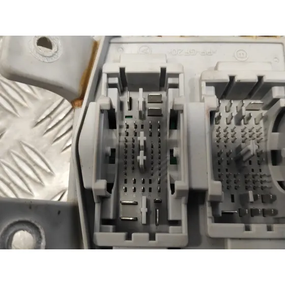 Caja Reles / Fusibles para Hyundai I20