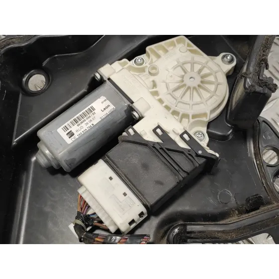 Elevalunas Trasero Derecho para Seat Leon (1P1)