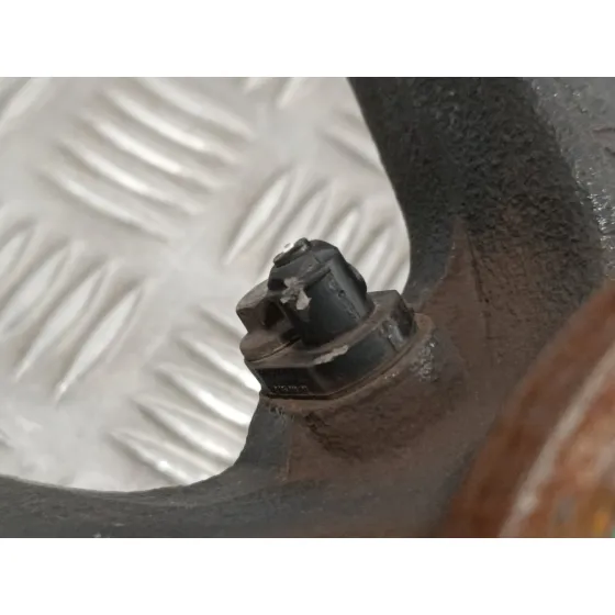 Mangueta Delantera Izquierda para Ford Fiesta (Cb1)