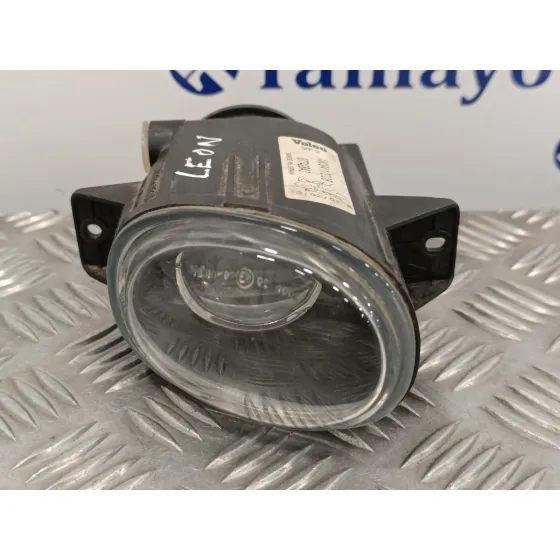 Faro Antiniebla Derecho para Seat Leon (1M1)