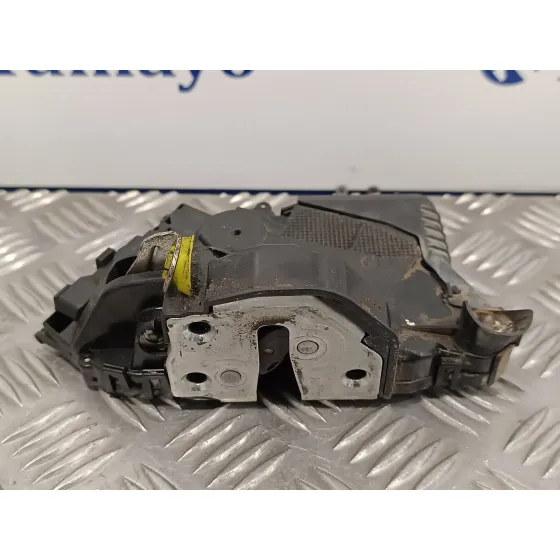 Cerradura Puerta Delantera Izquierda para Toyota Yaris (Ksp9/Scp9/Nlp9)