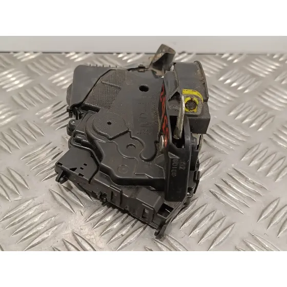 Cerradura Puerta Delantera Izquierda para Toyota Yaris (Ksp9/Scp9/Nlp9)