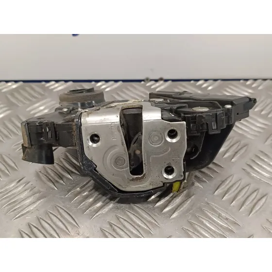 Cerradura Puerta Delantera Izquierda para Toyota Yaris (Ksp9/Scp9/Nlp9)