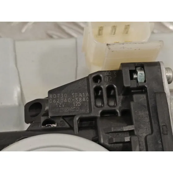 Elevalunas Delantero Izquierdo para Nissan Micra V (K14)
