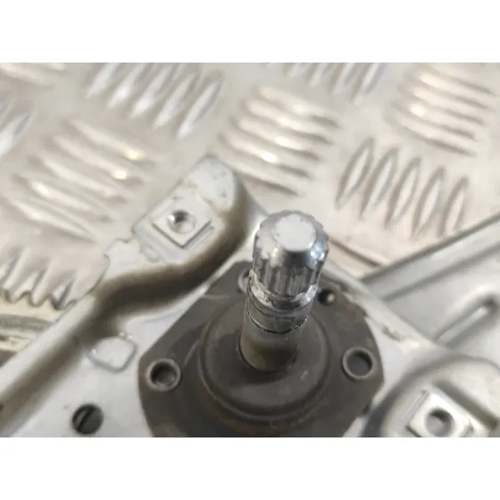Elevalunas Trasero Izquierdo para Toyota Yaris (Ksp9/Scp9/Nlp9)