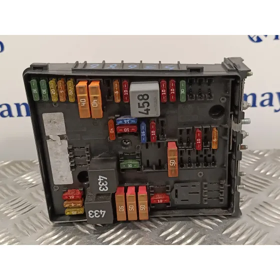 Caja Reles / Fusibles para Volkswagen Golf V Berlina (1K1)