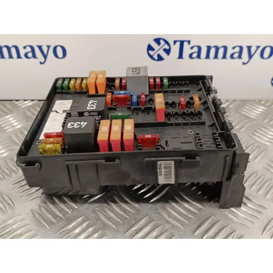 Caja Reles / Fusibles para Volkswagen Golf V Berlina (1K1)