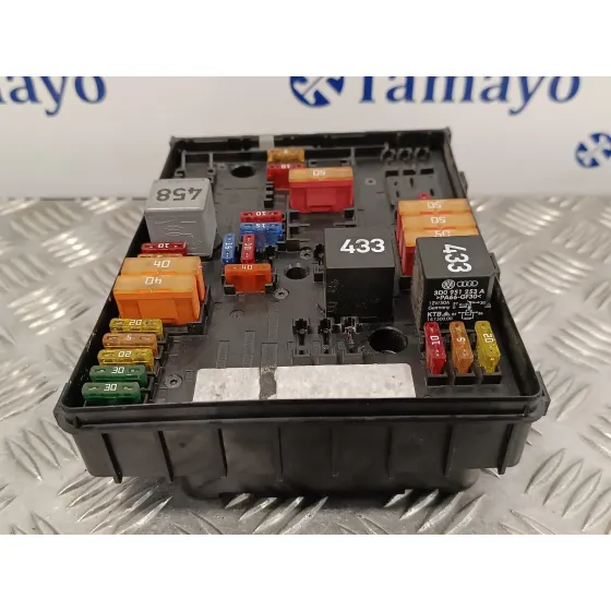 Caja Reles / Fusibles para Volkswagen Golf V Berlina (1K1)