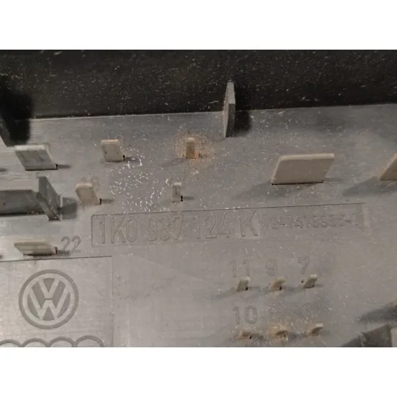 Caja Reles / Fusibles para Volkswagen Golf V Berlina (1K1)