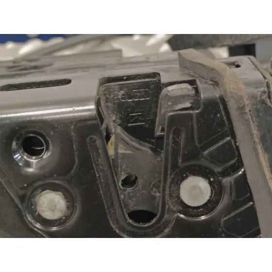 Cerradura Puerta Trasera Derecha para Volkswagen Polo (6R1)