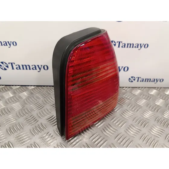 Piloto Trasero Derecho para Volkswagen Polo Berlina (6N2)