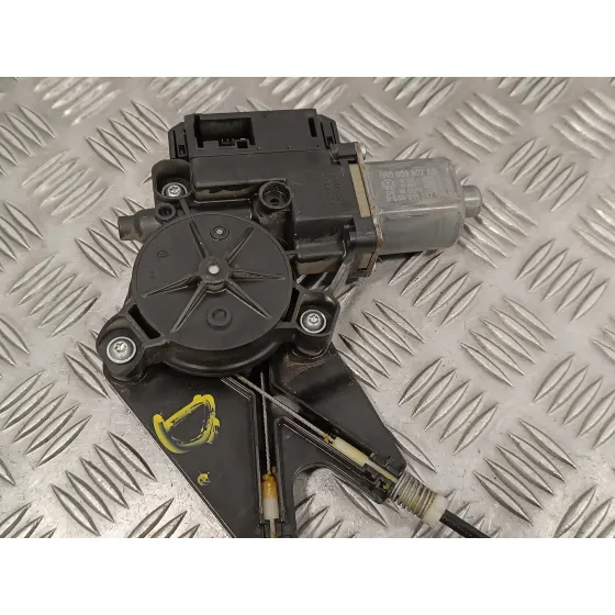 Elevalunas Delantero Derecho para Volkswagen Polo (6R1)