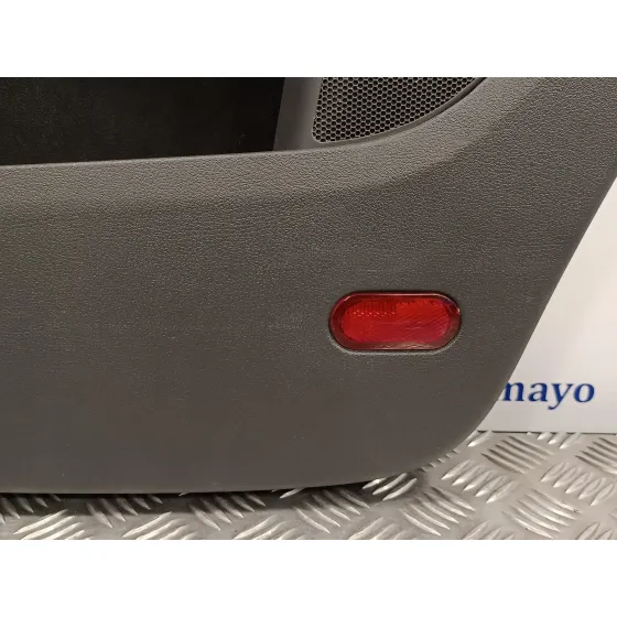 Guarnecido Puerta Trasera Derecha para Volkswagen Touran (1T2)