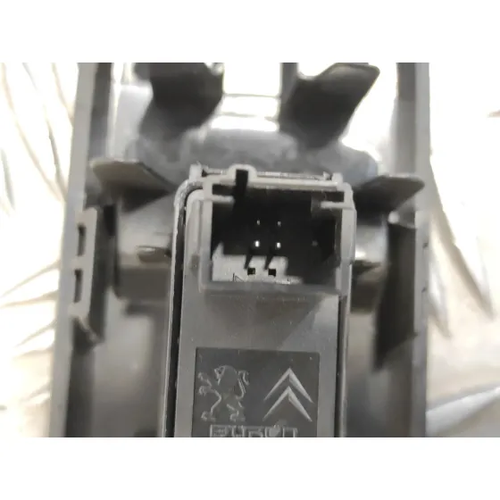 Mando Elevalunas Delantero Derecho para Peugeot 3008