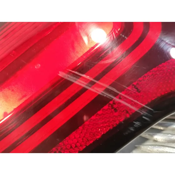 Piloto Trasero Derecho Porton para Citroën C4 Lim.
