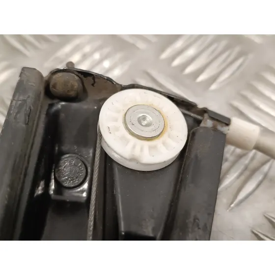 Elevalunas Delantero Derecho para Volkswagen Polo (6R1)