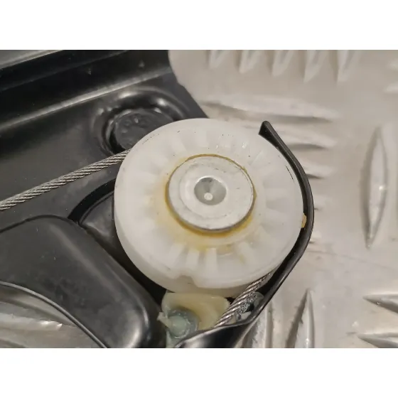 Elevalunas Delantero Derecho para Volkswagen Polo (6R1)