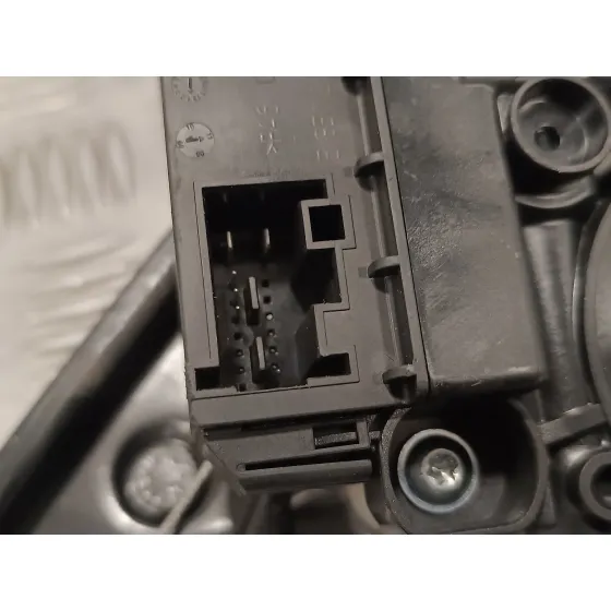 Elevalunas Delantero Derecho para Volkswagen Polo (6R1)