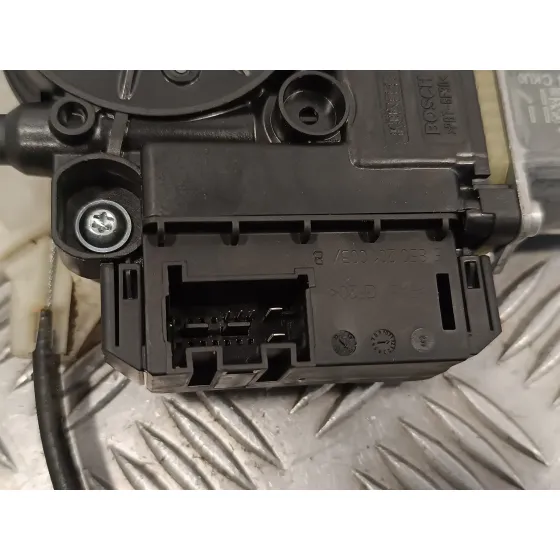 Elevalunas Trasero Derecho para Volkswagen Polo (6R1)