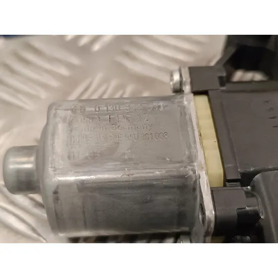 Elevalunas Trasero Derecho para Volkswagen Polo (6R1)