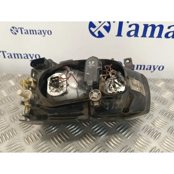 Faro Derecho para Volkswagen Polo Berlina (6N2)