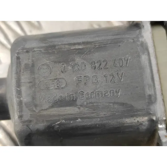 Motor Elevalunas Delantero Derecho para Ford Fiesta (Cb1)